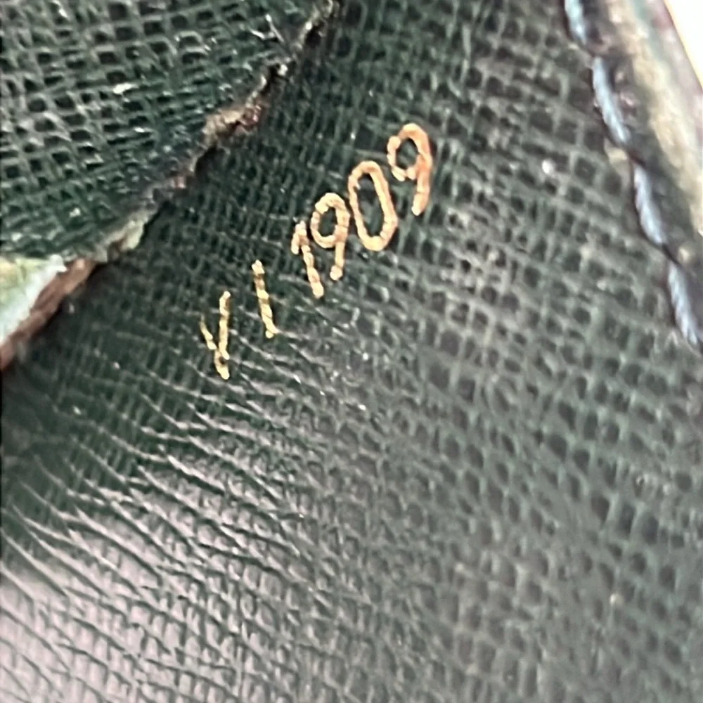 LV Green Taiga Laguito Briefcase 💼 Auth. Brass hardware vintage size 15:11:2”